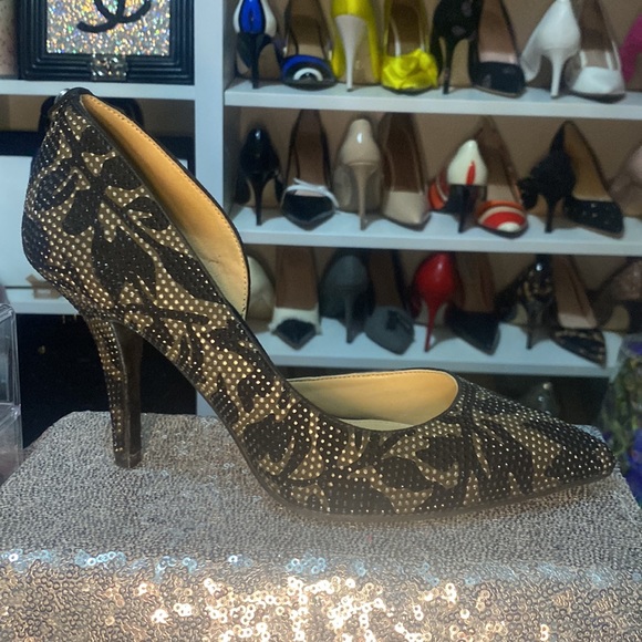 Michael Kors Shoes - Michael Kors Pumps gray & black - NEW & IN BOX